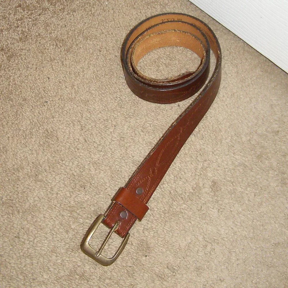 Men's Vintage Leather Brown belt size 40 Brass Buckle